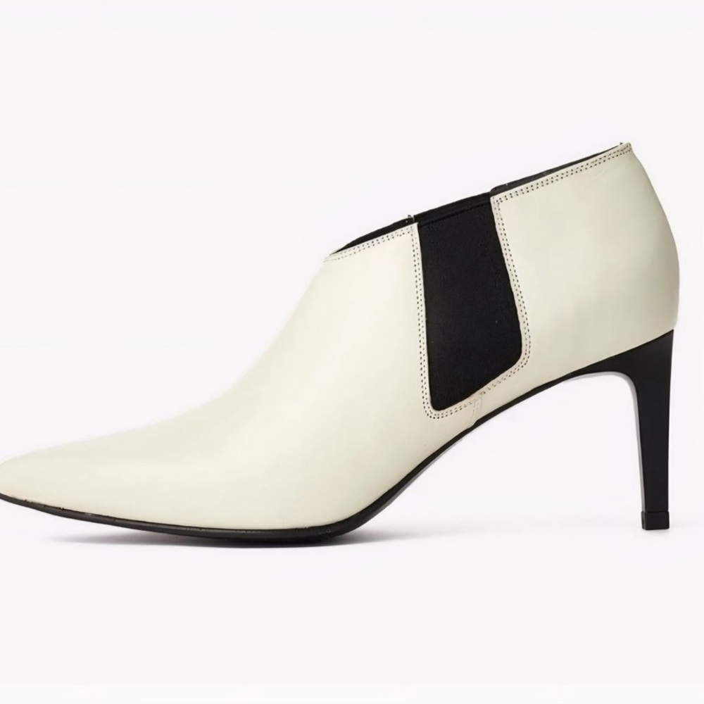 Rag & Bone Beha Chelsea Heeled Ankle Booties in Antique White// Size 39/9